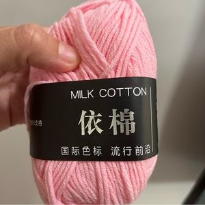 Set of 6 balls Milk Cotton Yarn